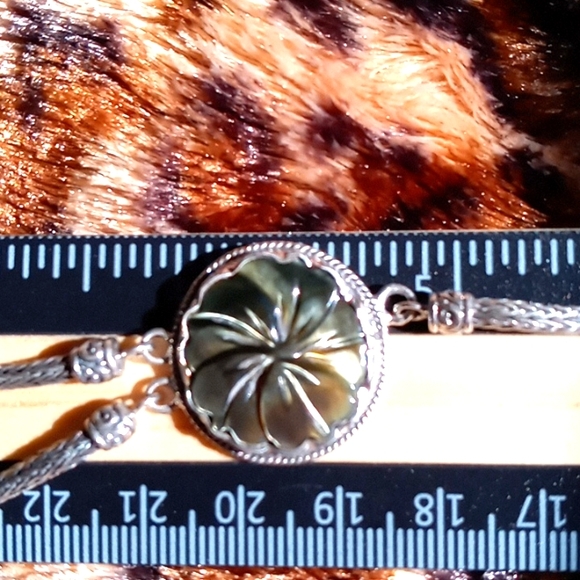 BALI LEGACY PEACOCK MOTHER OF PEARL FLOWER NECKLACE - Picture 8 of 11